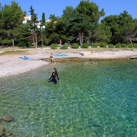 With Parking Space - 8527 Apartman Ugljan