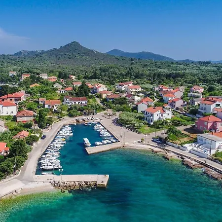 公寓 With Parking Space - 8527 *