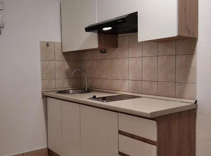 Апартаменты With Parking Space - 8527 *