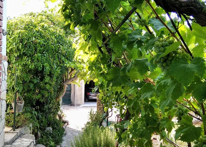 With Parking Space - 8527 Углян